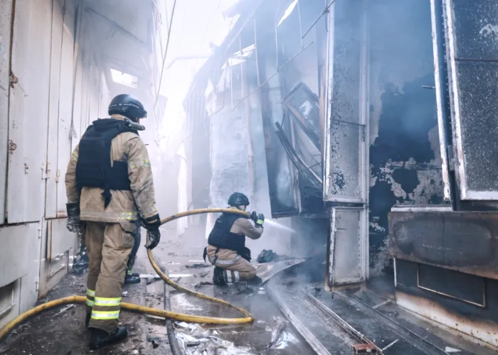 Strikes kill 8 in Ukraine, 1 in Russia after Moscow rejects German calls to de-escalate